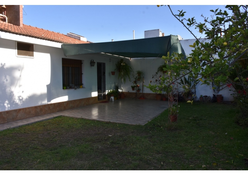 Casa De 2 Dormitorios En Venta En Jesús María, Córdoba | Agrofy
