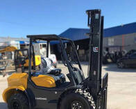 Autoelevador Liugong Semi Todo Terreno F7030M