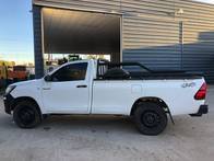 Toyota Hilux Cabina Simple 4X4 Dx 2.4