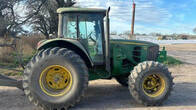 Tractor John Deere 6130J. Mod 2013