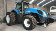 Tractor New Holland T8 385 2014