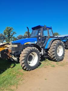 Tractor New Holland TM150 E