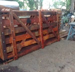 Tranquera tablas corral Agraso Maderas