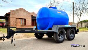 Acoplado Cisterna Tanque Plastico 2.000 Lts. Cp1004