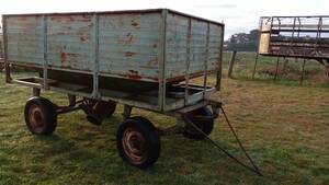 Acoplado Silero ROSSI para 4 Ton. Con cubiertas radiales 215/16