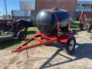 Acoplado Tanque De 1.000 Litros
