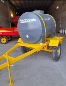 Acoplado Tanque De Polietileno 1400L Ambroggio
