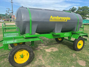 Acoplado Tanque De Polietileno 3500L Ambroggio