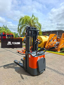 Apilador Eléctrico Bateria De Litio Ae204 Toyo