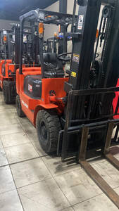 Autoelevador Dalian 2500 Kg / 2.5 Toneladas