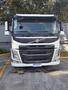 Camion Volvo FM 380 6x2 T automático. Recibo auto, pick up, financio.