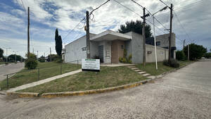 Casa Y Local Sobre Av. Campomar. Inmejorable Ubicacion.