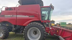 Case 6130. Plataforma draper de 35 pies.