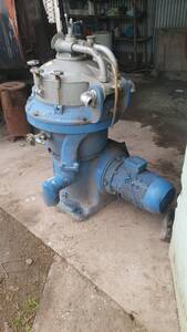 Centrifugadora para desgomado de aceite.