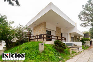 chalet ideal A pasos del mar y del centro para vivienda permanente o vacaciones 