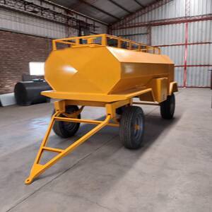 Cisterna De 3000Lts Con Baulera y Tanque Media Caña Superior a 750Lts - Nueva