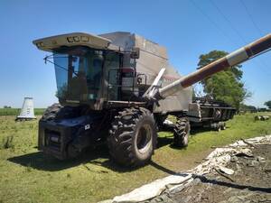 Gleaner R52. Año 2001