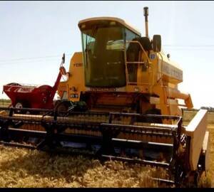 Cosechadora new Holland tc 57 