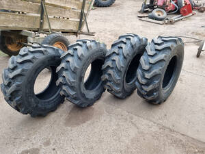 Cubiertas 12,5/80-18 Neumaster R4 De 12 Telas