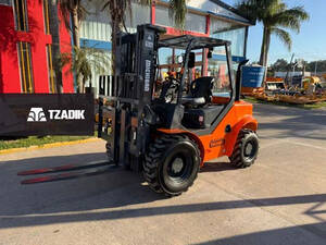 Elevador ME35-45-4WD de 3.5tn 4.5mts - WD Todo terreno.