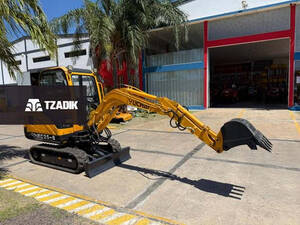 Excavadora Orugas De Goma Yuchai - Motor Kubota