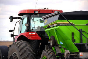 Fertilizadora A Cinta M3000 Xs Bernardin Con Rueda De Mando
