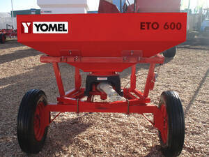 Fertilizadora de montado Yomel Nueva De 600 Litros Disponible