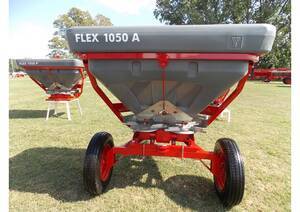 Fertilizadora de Arrastre Nueva Yomel Flex 1050A Disponible