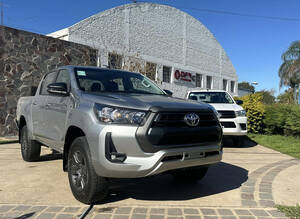 Hilux C/doble 2.8 Tdi Automatica Sr 4X4 0Km My2025