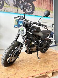 HUSQVARNA SVARTPILEN 200