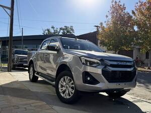 ISUZU D MAX D/CABINA 3.0 TDI AUTOMATICA LS 4x4 0Km My2026 gris plata. 