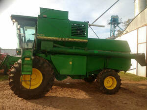 John Deere 1185 A. Año 1998.