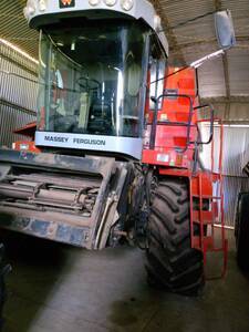 Massey Ferguson 34. Plataforma draper tecnicolon de 30 pies.