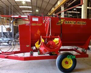 Mixer horizontal 4 mts3 c/gomas y balanza. Santa Rosa