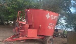 Mixer vertical Gea MGV 150 F. 15 m³. Año 2000. 