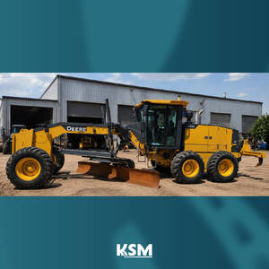 Motoniveladora John Deere 670G (720)