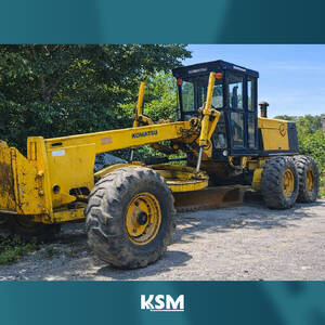 Motoniveladora Komatsu Gd 623 A Id710