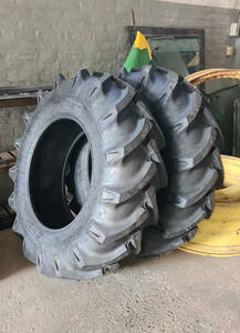 Neumatico Bkt 14.9-26 12T