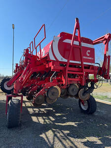 Sembradora Pionera 39A 17 Con Kit De Grano Grueso
