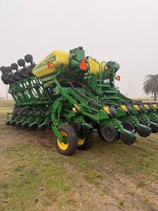 Plantadora John Deere 1795 con Exact Emerge 