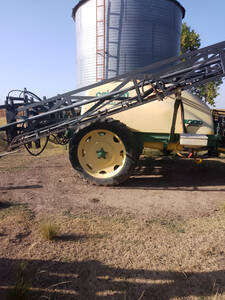 Pulverizador Caiman 22Mts. 3000Lts Todo Hidraulico