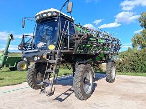 Pulverizador Metalfor de 3200 lts