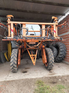 Pulverizadora Jacto Uniport 2000 Lts