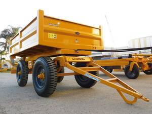 SE VENDE ACOPLADO PLAYO VOLCADOR GROSSPAL DE 4X2,20x0,70 METROS DE 4 TT, CON DESCARGA TRASERA.