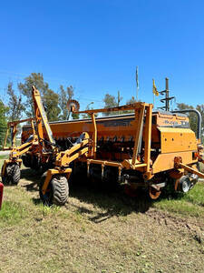 Sembradora Agrometal Tx Mega - 13X52 - 2008 - Monit Sie