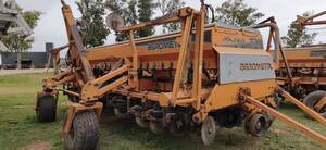 Sembradora Agrometal TX Mega 13-52 2004 con Kit de Trigo