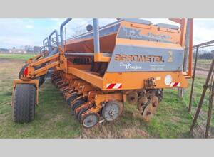 Sembradora Agrometal TX Mega 2235 