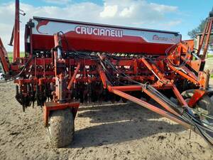 Sembradora Crucianelli Pionera Fina de 29 a 17 cm