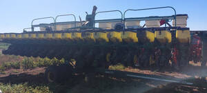 Sembradora De Granos Gruesos John Deere 1740