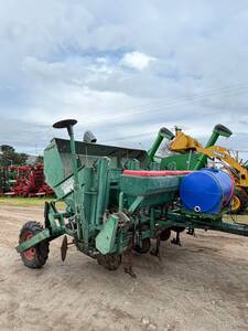 Sembradora de Papa Lochel de 4 Surcos a 85 cm